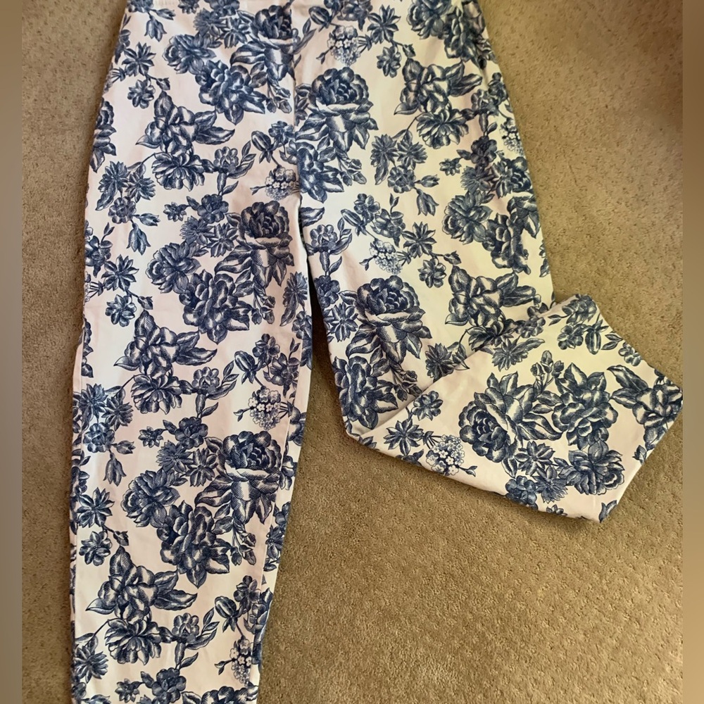 TALBOTS ADORABLE CROP PANTS